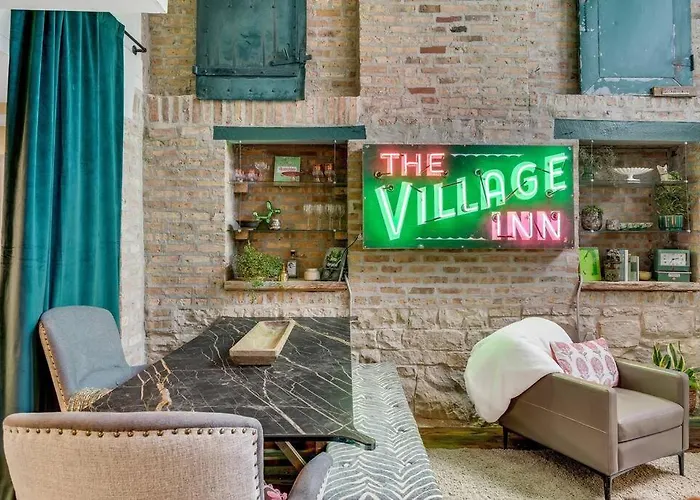 The Village By Dakota Gal Digs Casa vacanze *