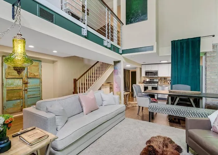 The Village By Dakota Gal Digs Casa vacanze Chicago
